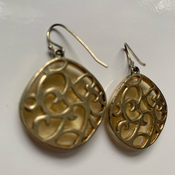 Nordstrom | Clear Resin + faux gold earings - Picture 4 of 4